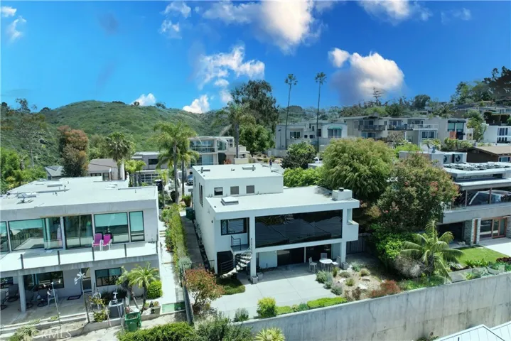 1305 La Mirada Street, Laguna Beach, California 92651