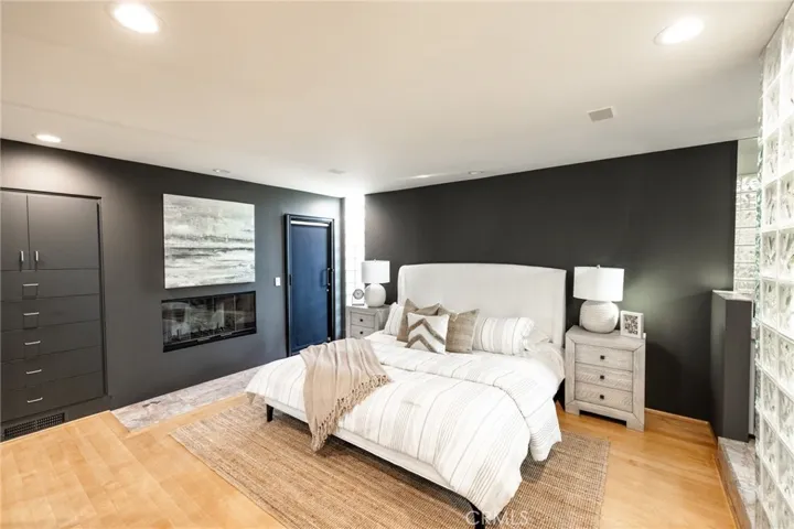 1305 La Mirada Street, Laguna Beach, California 92651