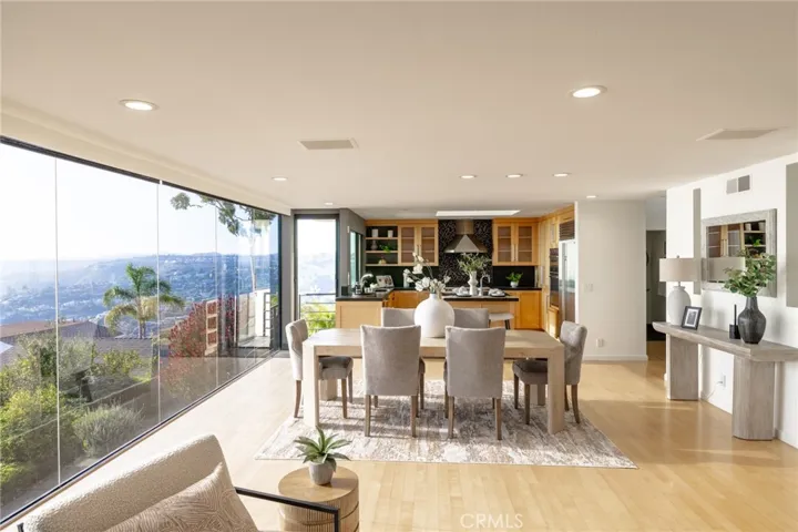 1305 La Mirada Street, Laguna Beach, California 92651