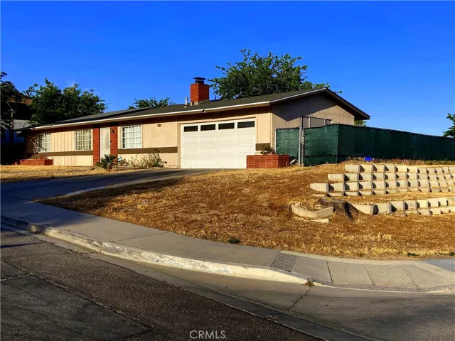 13686 Westwood Drive, Victorville, California 92395