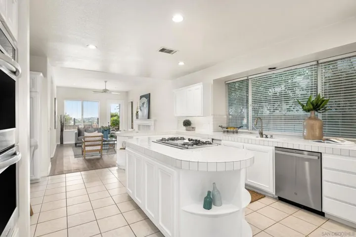 27100 S Ridge Dr, Mission Viejo, California 92692