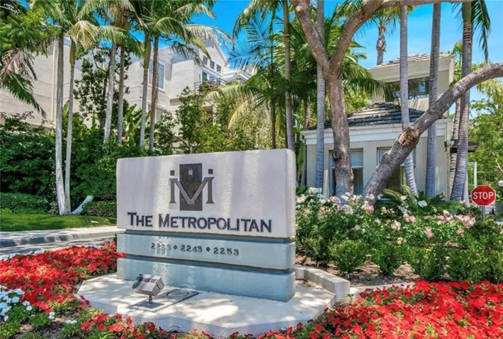 2233 Martin 203, Irvine, California 92612