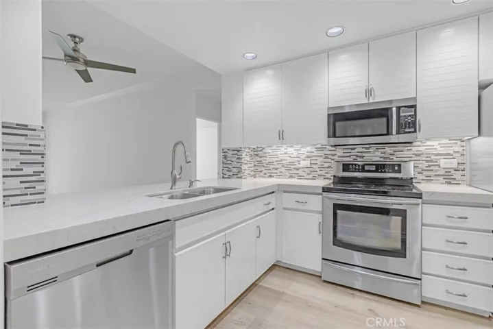 2233 Martin 203, Irvine, California 92612