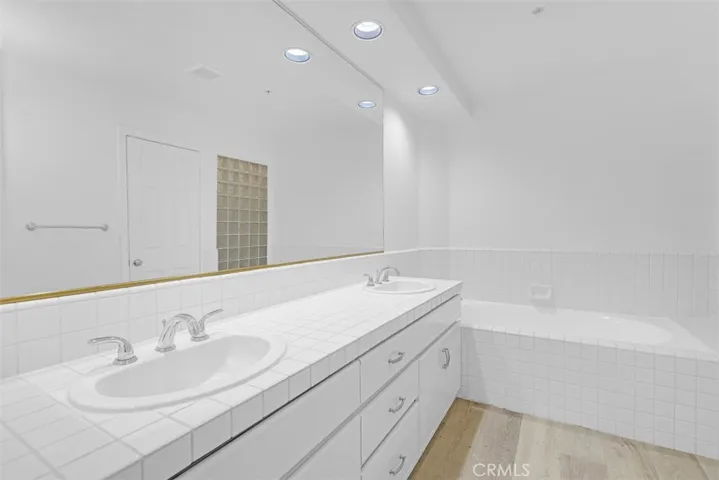 2233 Martin 203, Irvine, California 92612