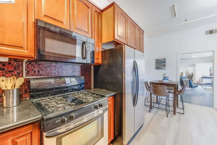 2842 Adeline St 2, Oakland, California 94608