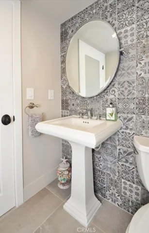 20 Via Capri, Rancho Palos Verdes, California 90275