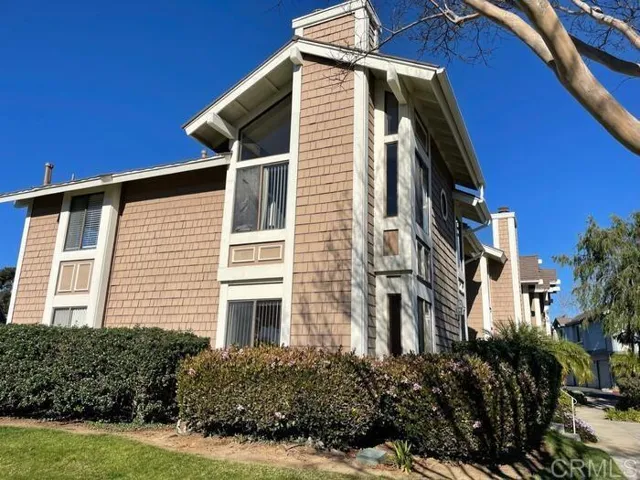 830 Mistletoe Lane, Carlsbad, California 92011