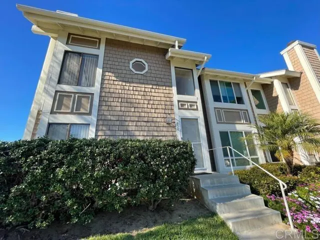 830 Mistletoe Lane, Carlsbad, California 92011