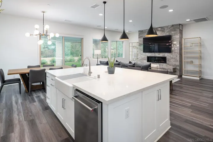 1309 Portola Road, Encinitas, California 92024