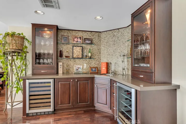 Wet bar area