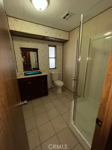 REMODELED GUEST BATHROOM