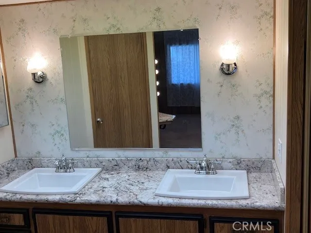 UPGRADED QUALITY SINKS & COUNTERS