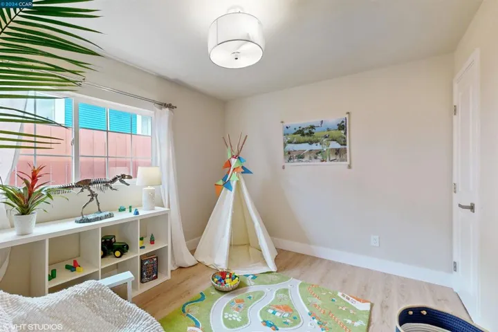5054 Congress Avenue, Oakland, California 94601