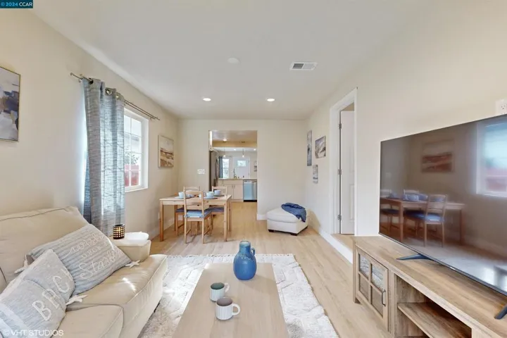 5054 Congress Avenue, Oakland, California 94601