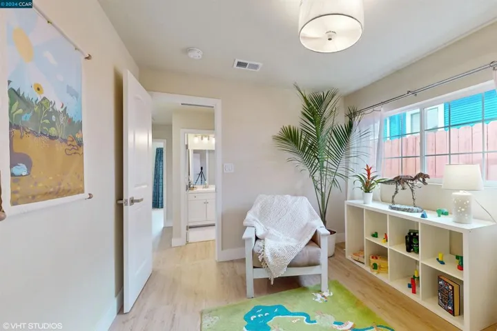 5054 Congress Avenue, Oakland, California 94601