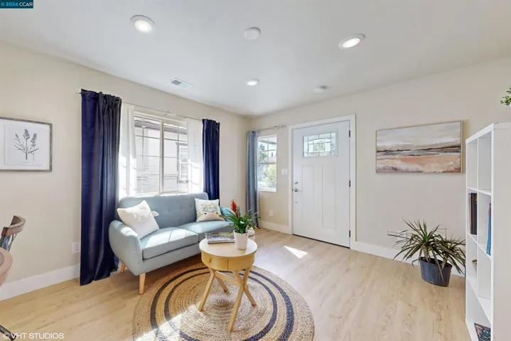 5054 Congress Avenue, Oakland, California 94601
