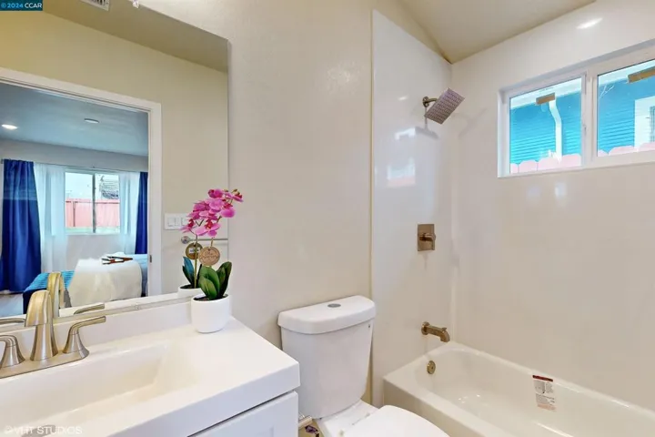 5054 Congress Avenue, Oakland, California 94601