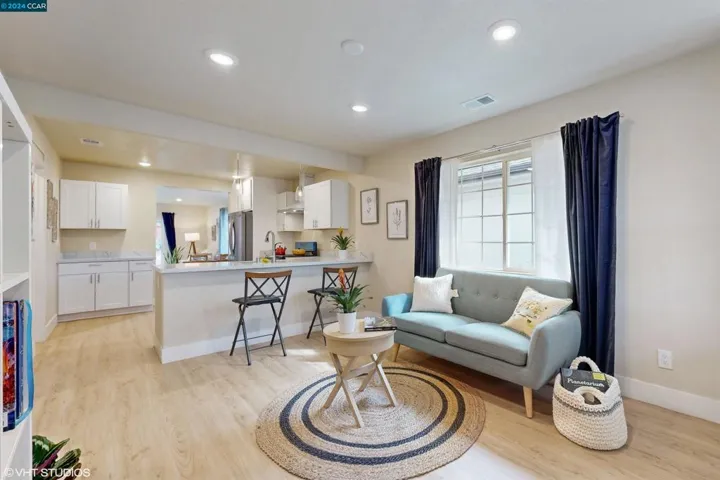 5054 Congress Avenue, Oakland, California 94601