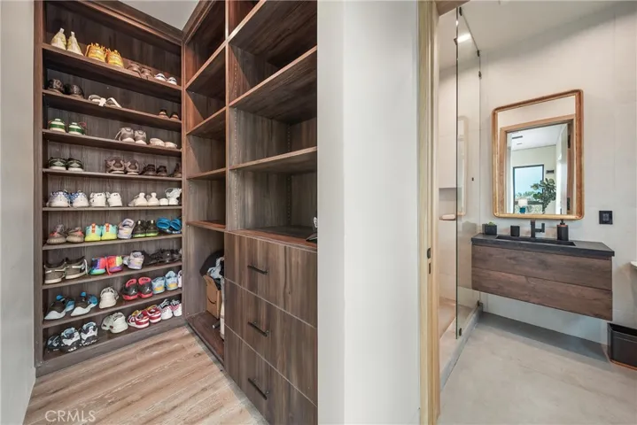 Bedroom 4 Walk In closet