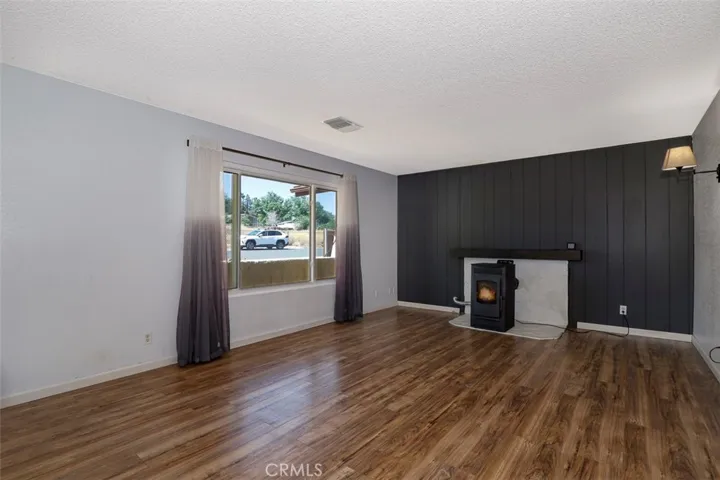 13155 E W10 Avenue E, Pearblossom, California 93553