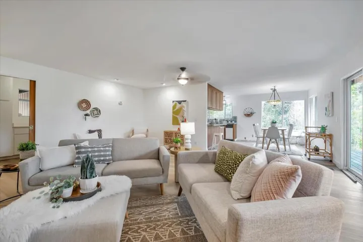 21 Enos Lane, Watsonville, California 95076