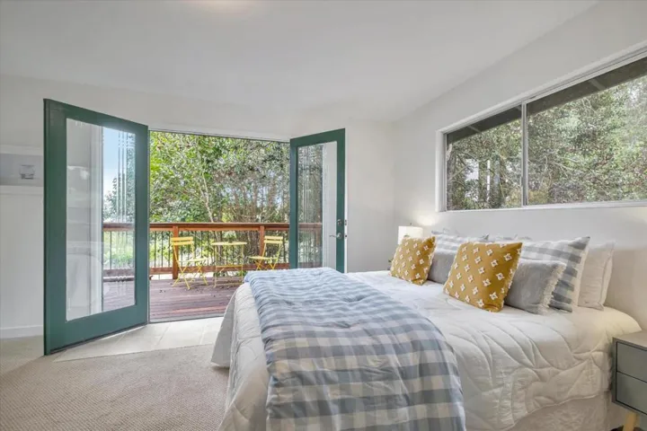 21 Enos Lane, Watsonville, California 95076