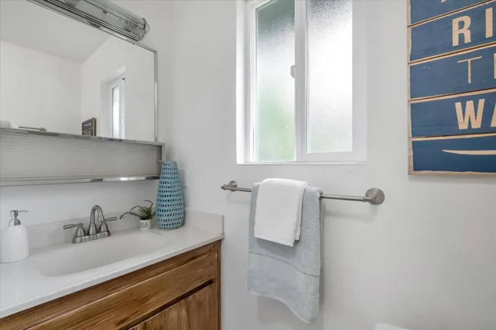 21 Enos Lane, Watsonville, California 95076