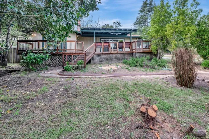 21 Enos Lane, Watsonville, California 95076