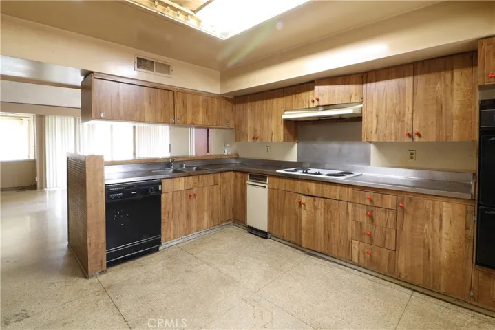1464 W 153rd Street, Gardena, California 90247