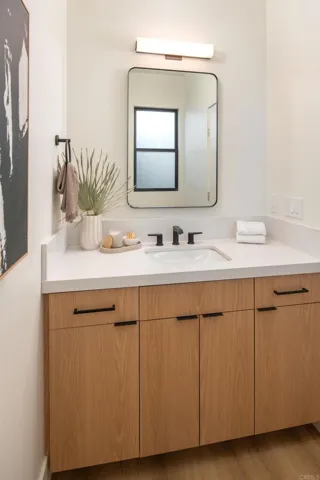 Living room level (2nd floor) 1/2 bath