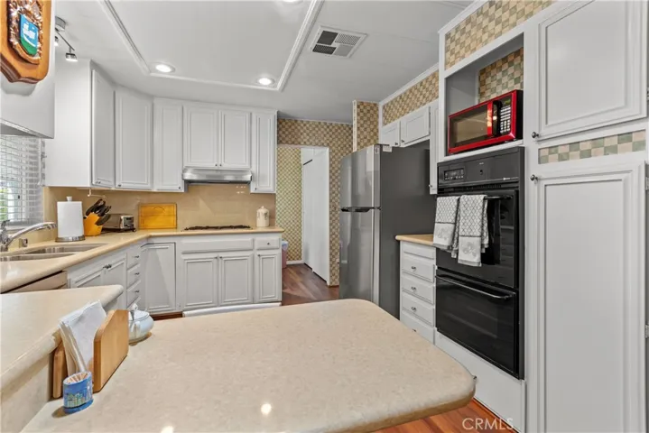 5200 Irvine Boulevard 501, Irvine, California 92620