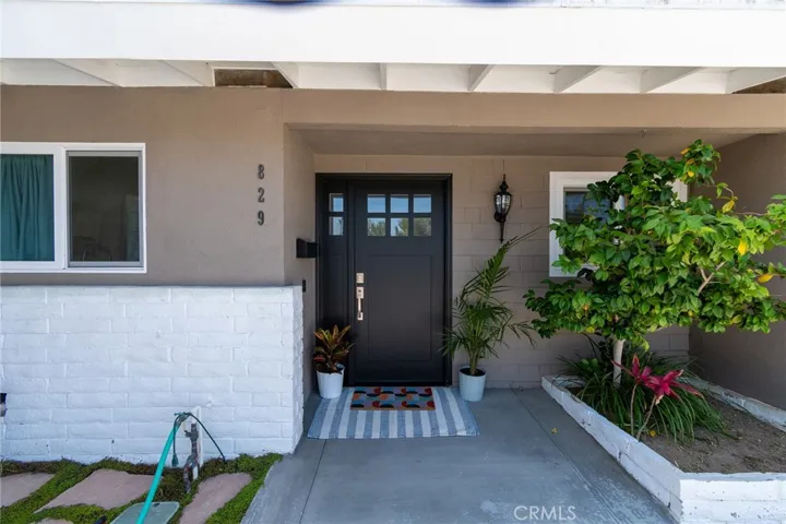 829 Saint Clair Street, Costa Mesa, California 92626