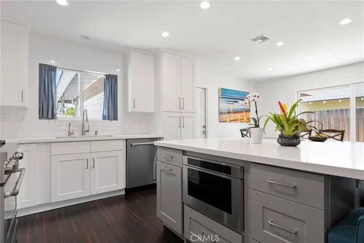 829 Saint Clair Street, Costa Mesa, California 92626