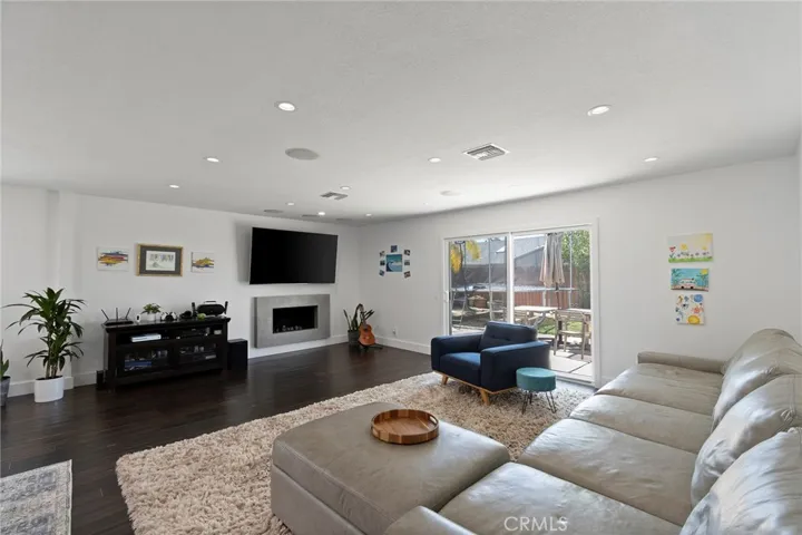 829 Saint Clair Street, Costa Mesa, California 92626