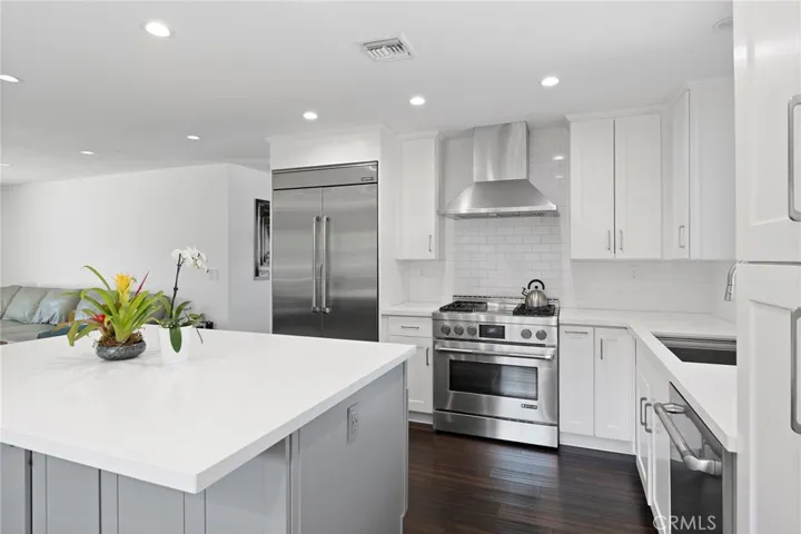 829 Saint Clair Street, Costa Mesa, California 92626