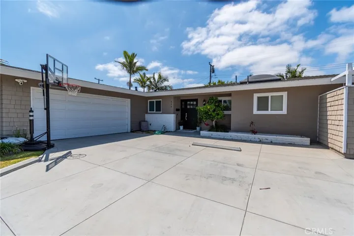 829 Saint Clair Street, Costa Mesa, California 92626