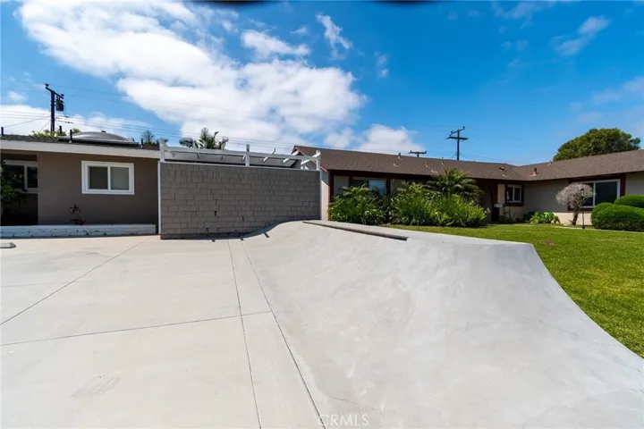 829 Saint Clair Street, Costa Mesa, California 92626