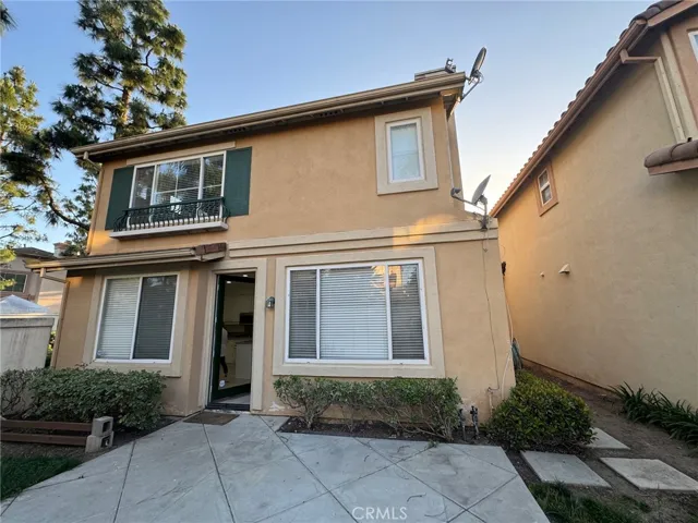 18 Santa Monica Aisle, Irvine, California 92606