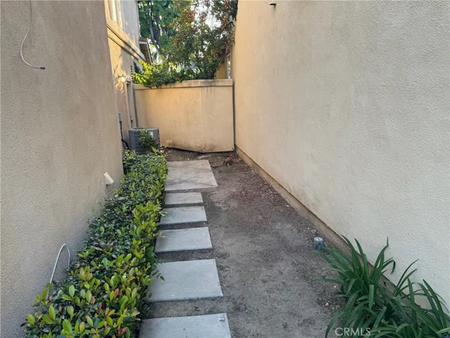 18 Santa Monica Aisle, Irvine, California 92606