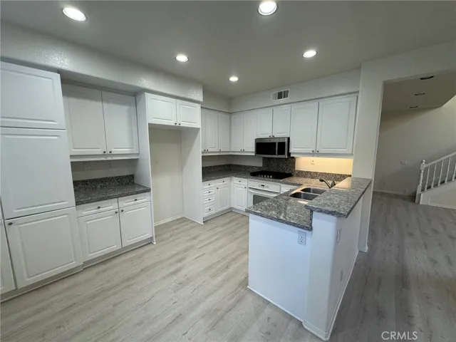 18 Santa Monica Aisle, Irvine, California 92606