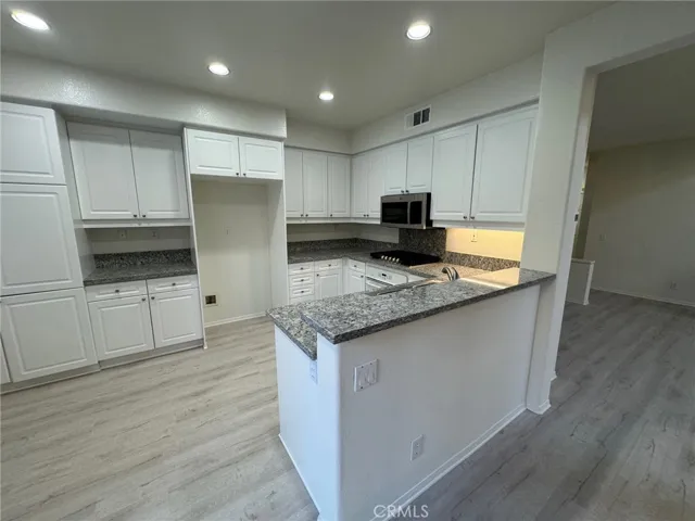 18 Santa Monica Aisle, Irvine, California 92606