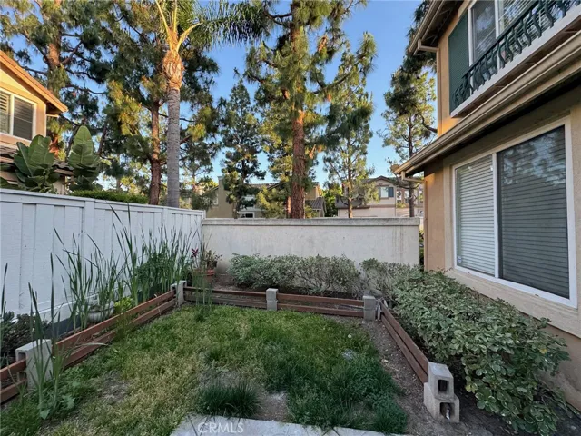 18 Santa Monica Aisle, Irvine, California 92606