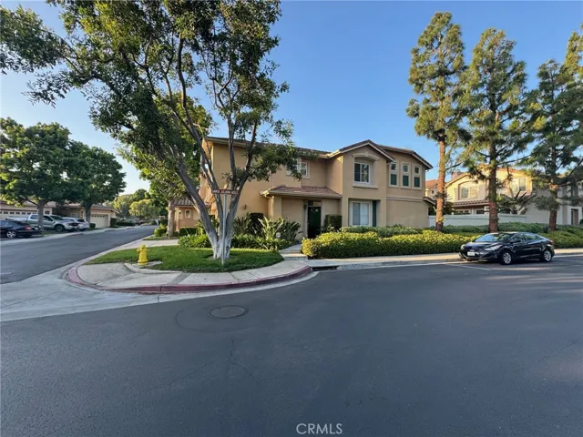 18 Santa Monica Aisle, Irvine, California 92606