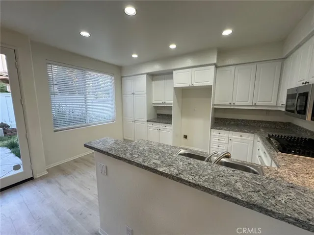 18 Santa Monica Aisle, Irvine, California 92606
