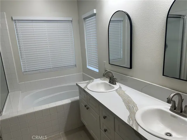 18 Santa Monica Aisle, Irvine, California 92606