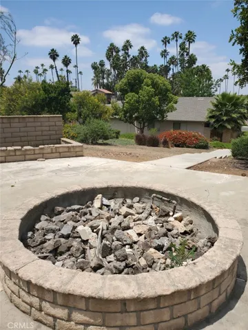 COMMUNITY FIREPIT