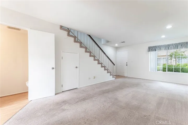 19124 Hamlin Street 4, Reseda, California 91335