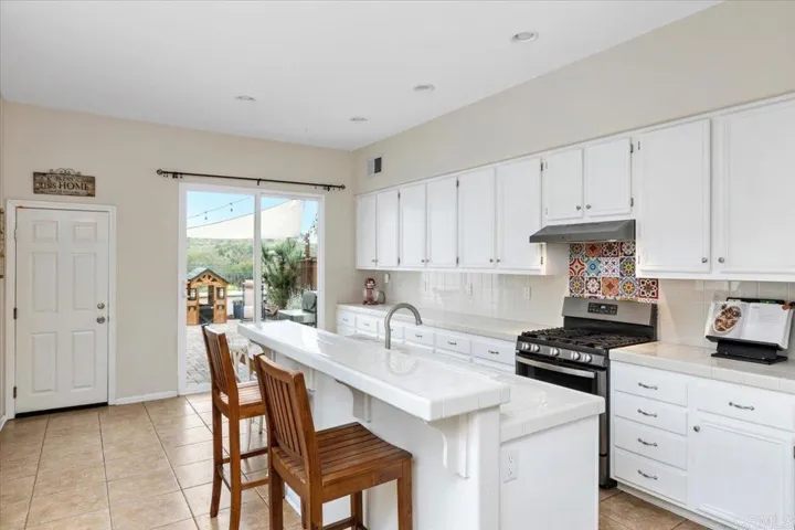1744 Kenwood Place, San Marcos, California 92078