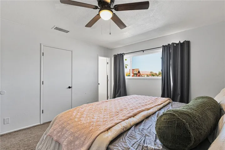15445 Dale Evans, Apple Valley, California 92307