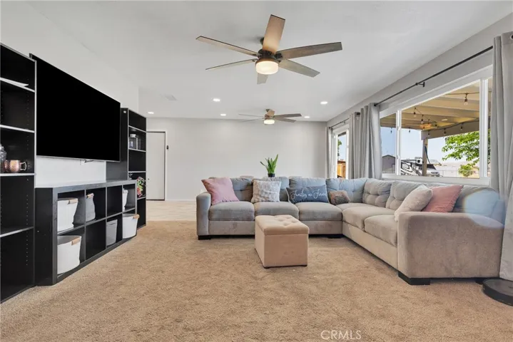 15445 Dale Evans, Apple Valley, California 92307